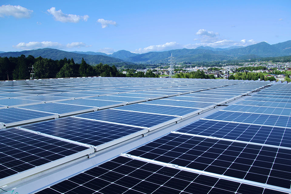 太陽光発電や蓄電池の導入の様子の写真